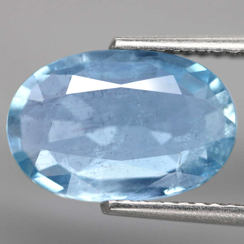 2.05Ct.  Aquamarine Blue Oval Brazil Precious Gem Shimmering! Unheated Gemstone