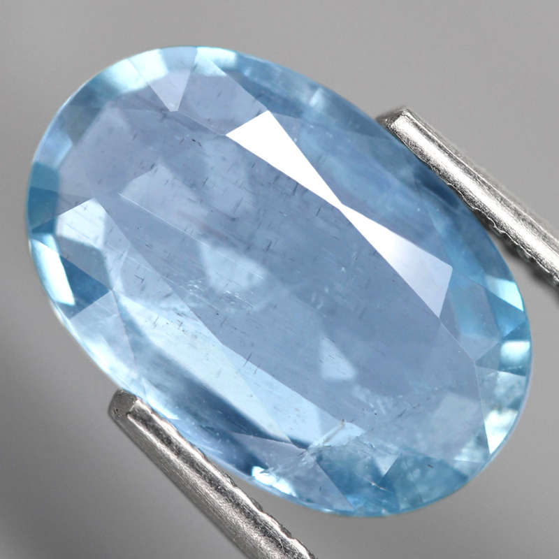 2.05Ct.  Aquamarine Blue Oval Brazil Precious Gem Shimmering! Unheated Gemstone