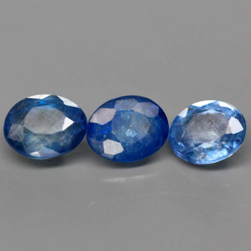 2.55Ct. Sapphire Blue  Oval Ravishing! Normal Heated Gemstone