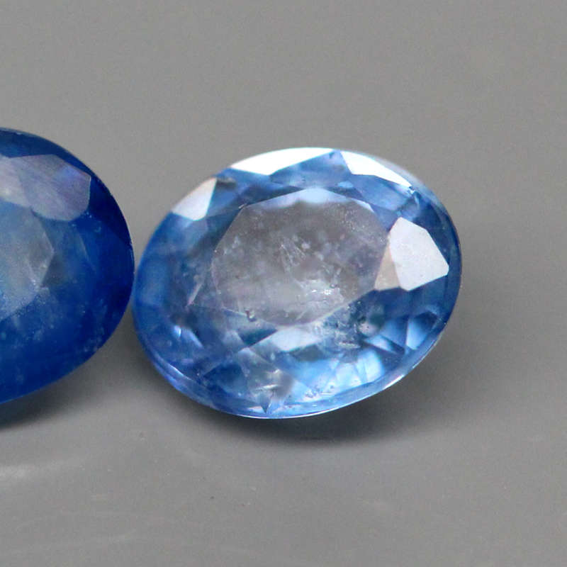 2.55Ct. Sapphire Blue  Oval Ravishing! Normal Heated Gemstone
