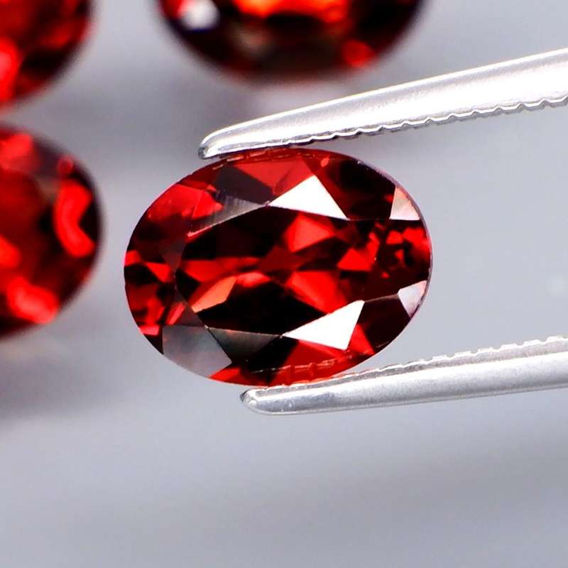 Red Mozambique Garnet Oval 1Pcs/1.51Ct 8x6 mm.Attractive Color! Natural  Africa