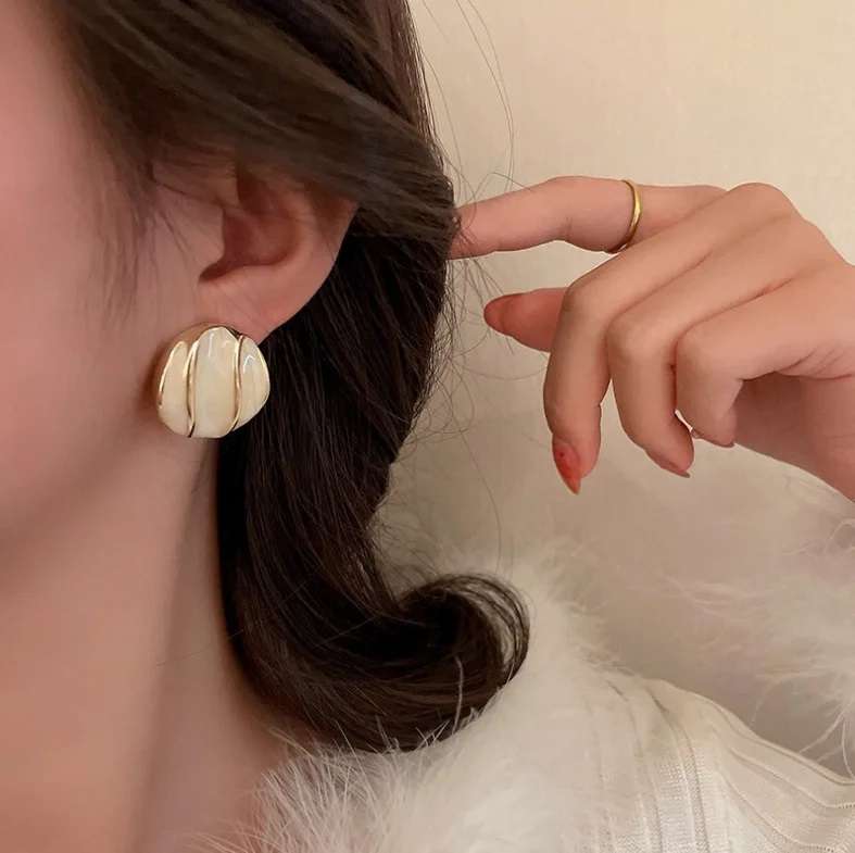 French Vintage Oil Dropping White Earrings 925 Silver Needle
