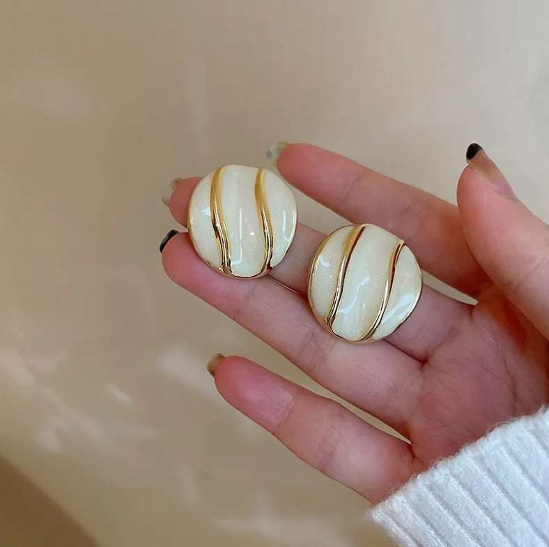 French Vintage Oil Dropping White Earrings 925 Silver Needle