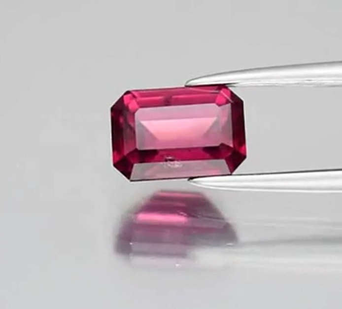 1.49ct Pink Rhodolite Garnet Octagon Purplish 7x4.7mm  Gemstone, Natural Tanzania
