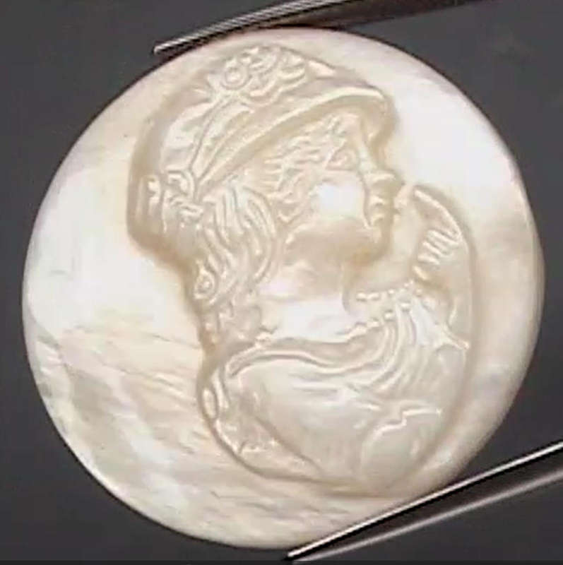 18.42Ct. Mother of Pearl Cameo Vintage Creamy White PEARL SHELL THAILAND  Natural