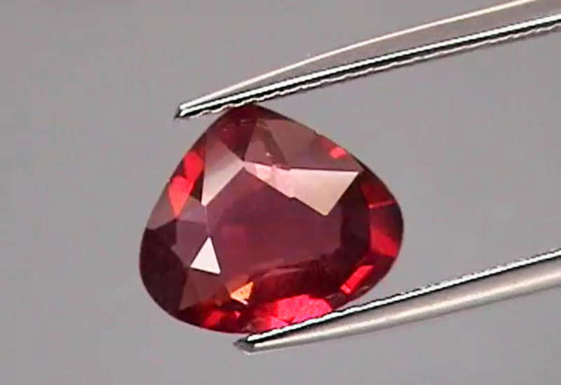 2.62Ct. Cherry Pink Rhodolite Garnet Loose Gem  Ravishing Color! Natural