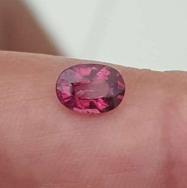 1.27Ct.Cherry Pink Rhodolite Garnet Africa Ravishing Color & Full Fire! Natural
