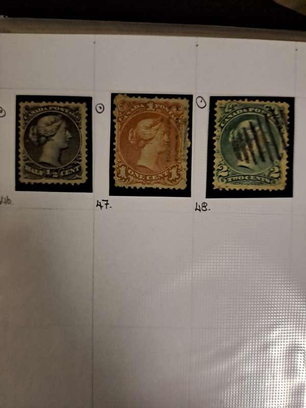 Canada - 438 stamps - Reduced price