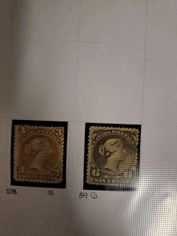 Canada - 438 stamps - Reduced price