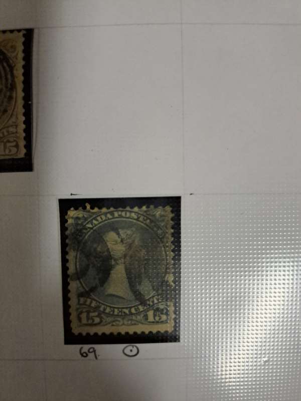 Canada - 438 stamps - Reduced price