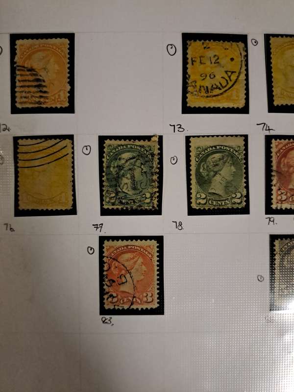 Canada - 438 stamps - Reduced price