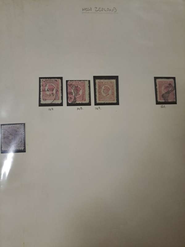 New Zealand - 354 Stamps