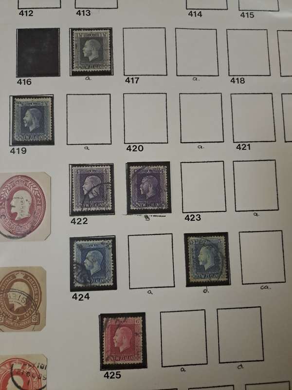 New Zealand - 354 Stamps