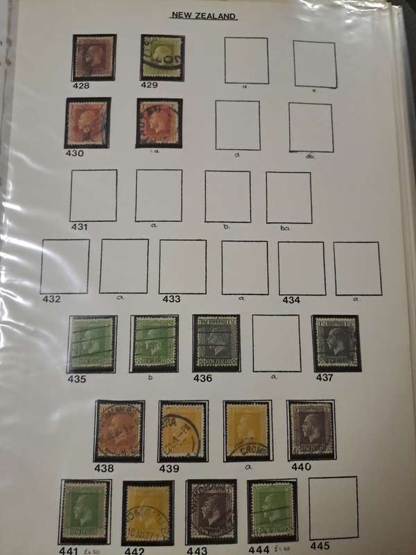 New Zealand - 354 Stamps
