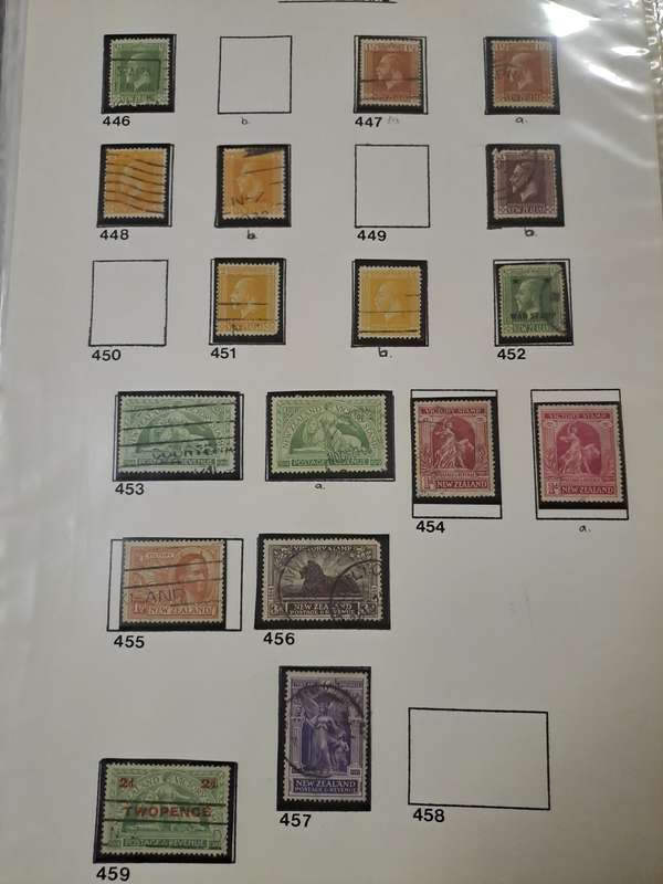 New Zealand - 354 Stamps