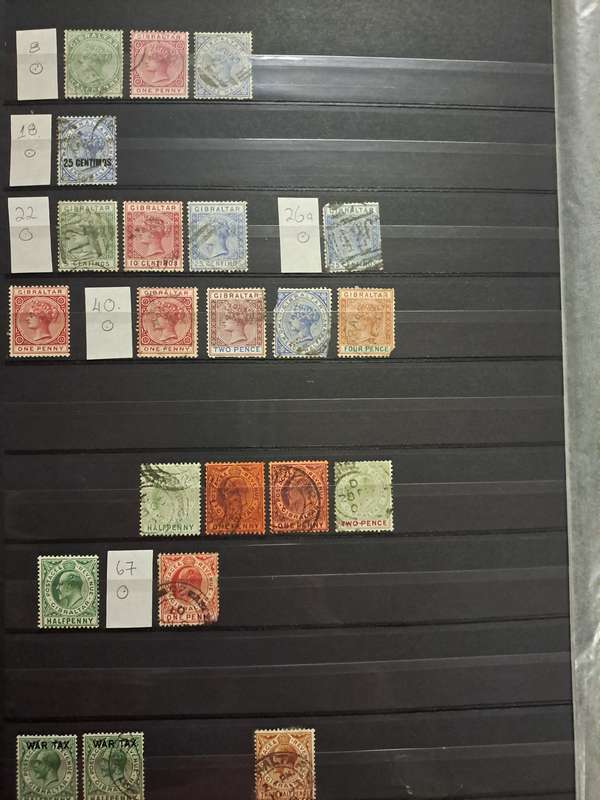 Gibraltar - 135 Stamps - Reduced price