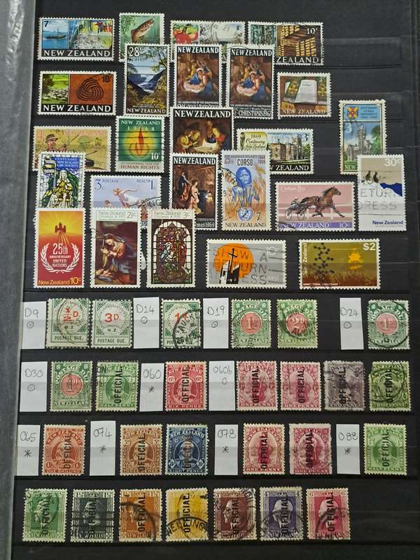 New Zealand - 328 Stamps