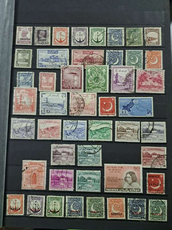 Pakistan - 67 Stamps