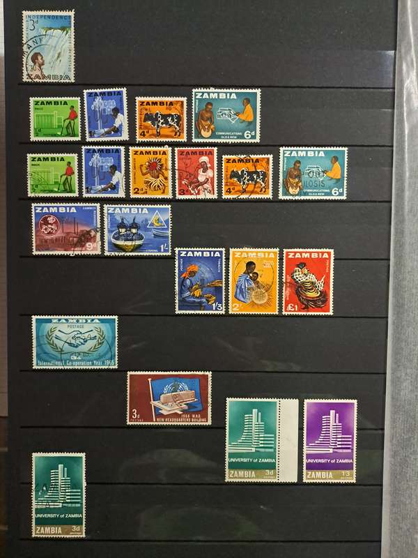 Zambia - 46 Stamps