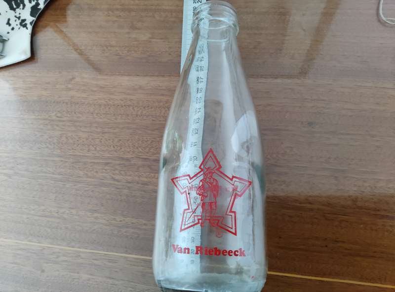 Vintage SA  Van Riebeeck milk bottle een pint