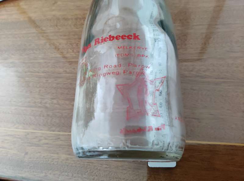 Vintage SA  Van Riebeeck milk bottle een pint