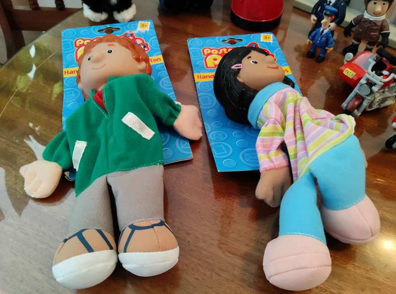 Postman pat and friends  12 items