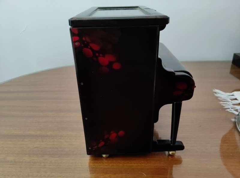 Classic musical piano jewellery box