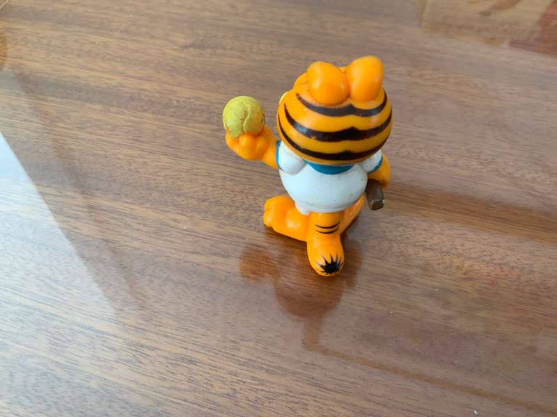 Vintage 1981 tennis cat