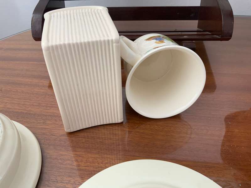 Bunnykins   Royal Doulton bowl & plate cup money book box