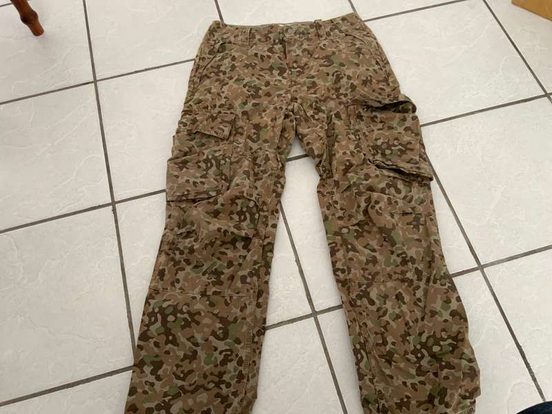 stunning Camouflaged trousers size 32
