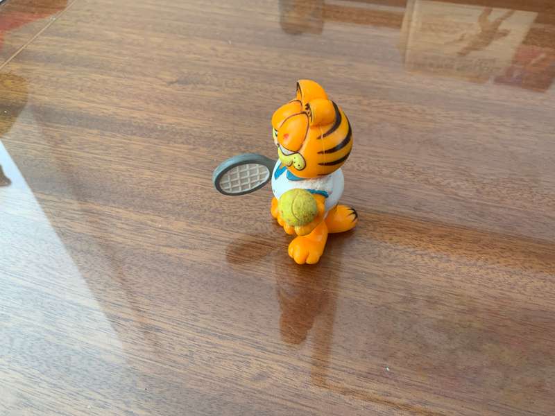 Vintage 1981 tennis cat