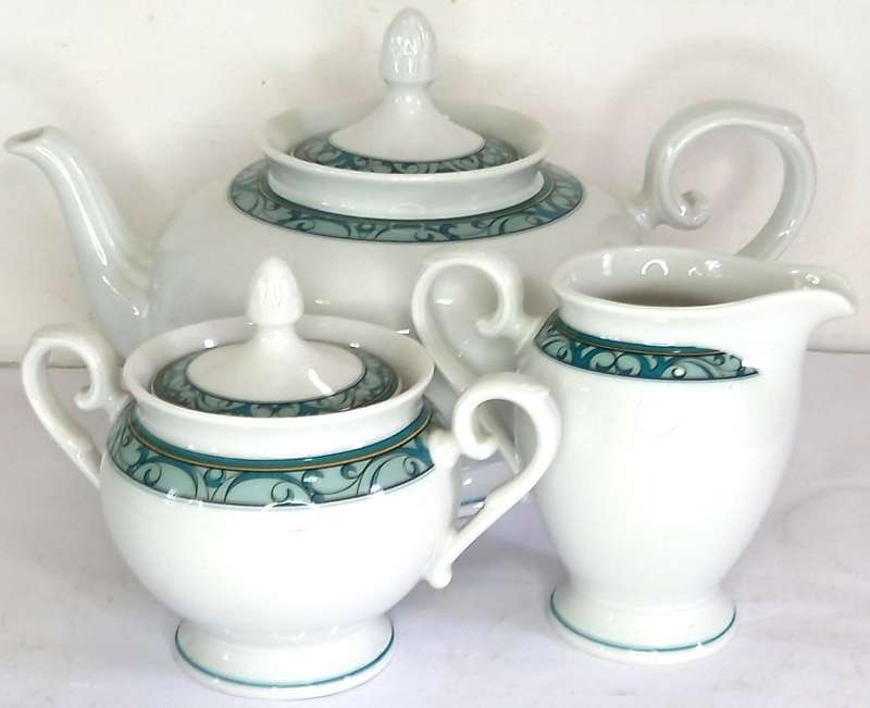 Johann Seltmann Vohenstrauss Tea/Coffee Set (13 pcs)