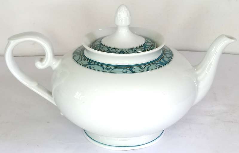 Johann Seltmann Vohenstrauss Tea/Coffee Set (13 pcs)
