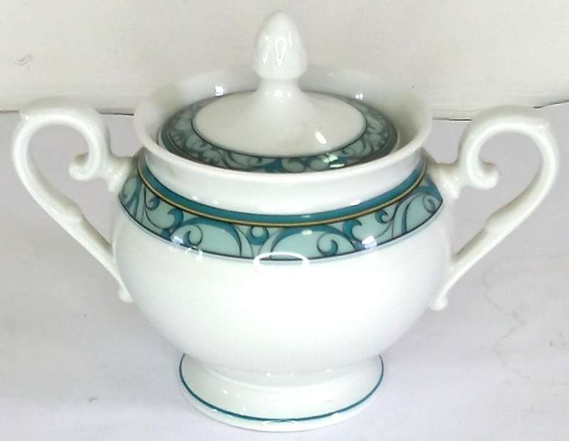 Johann Seltmann Vohenstrauss Tea/Coffee Set (13 pcs)