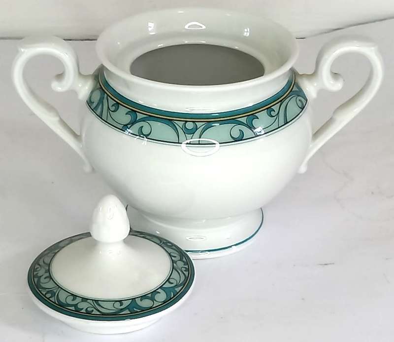 Johann Seltmann Vohenstrauss Tea/Coffee Set (13 pcs)