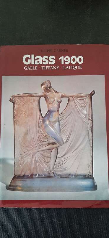 Glass 1900 by Philippe Garner