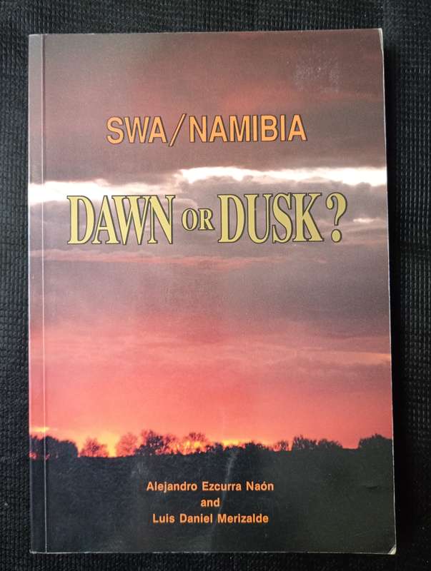 Swa/Namibia Dawn or Dusk? by Alejandro Ezcurra Naón & Luis Daniel Merizalde