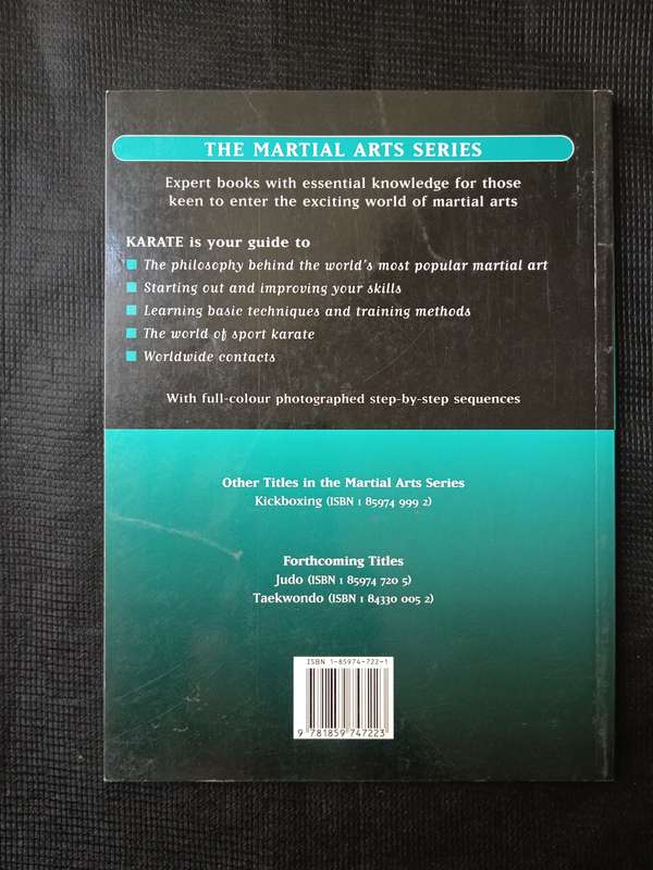 Karate The Essential Guide by Sanette Smit
