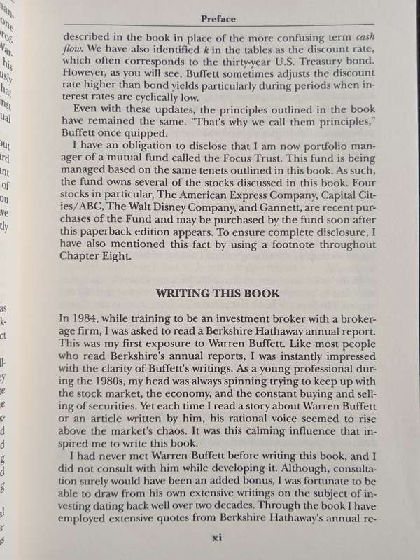 The Warren Buffett Way by y Robert G Hagstorm Jr