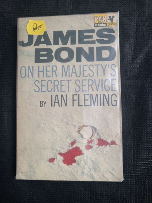 James Bond 007 On Her Majesty's Secret Service by Ian Fleming