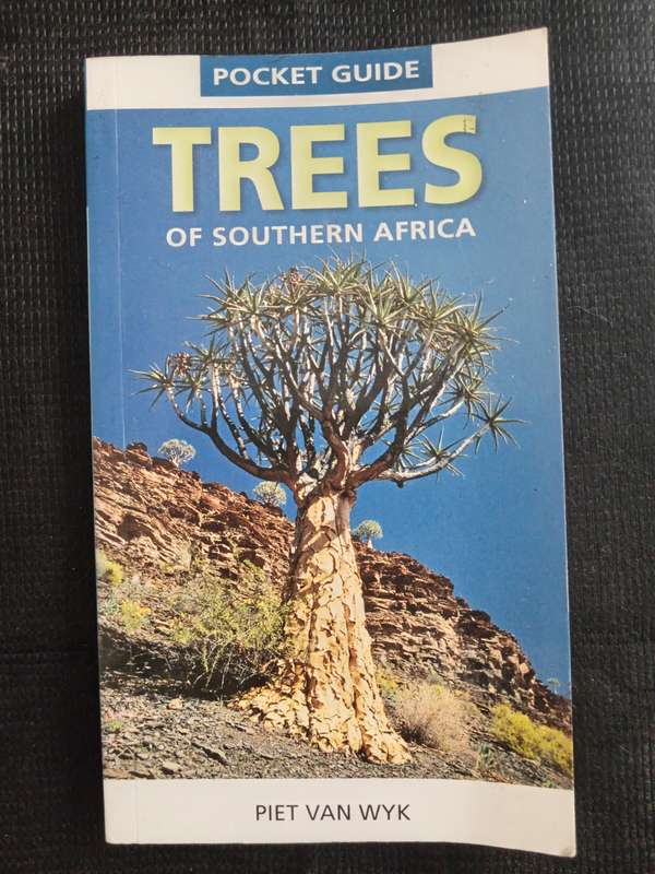 Pocket guide Trees of Southern Africa by Piet van Wyk