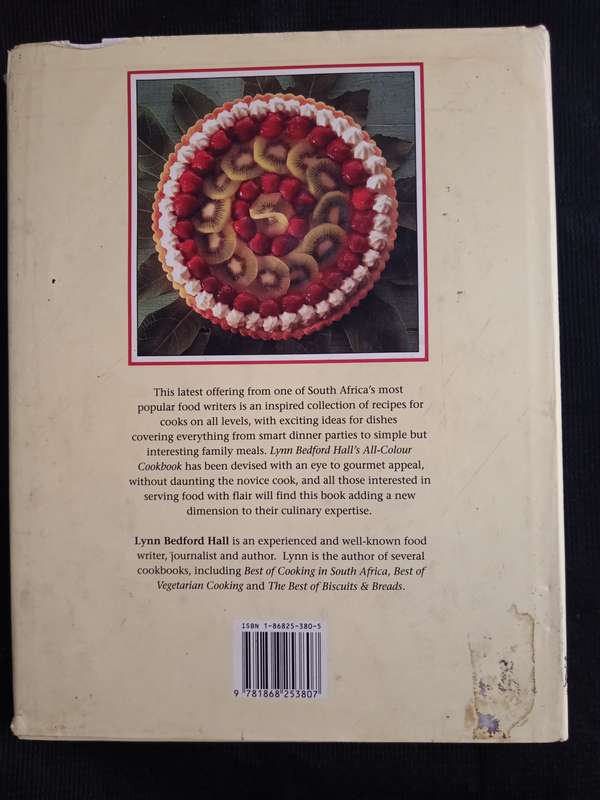 Lynn Bedford Hall's All-Colour Cookbook