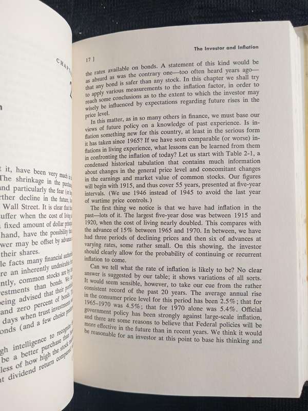 The Intelligent Investor by Benjamin Graham with an Introduction & Appendix by Warren E Buffett