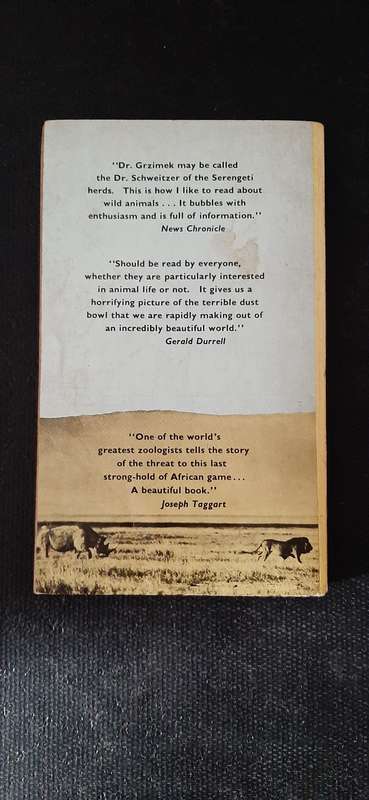 Serengeti Shall Not Die by Bernhard & Michael Grzimek