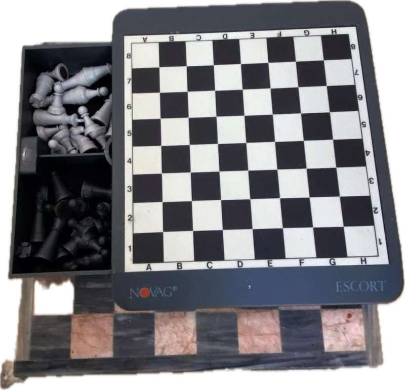 Vintage Novag escort computed chess set sold as spares  with granite board