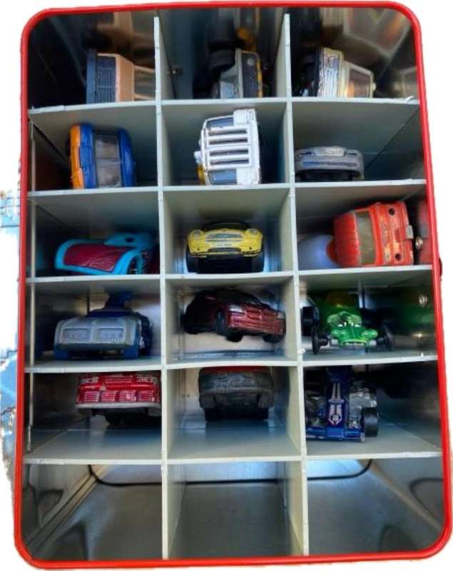 vintage lot of diecast cars in storage case , realtoy matchbox hot wheels mixed lot 11