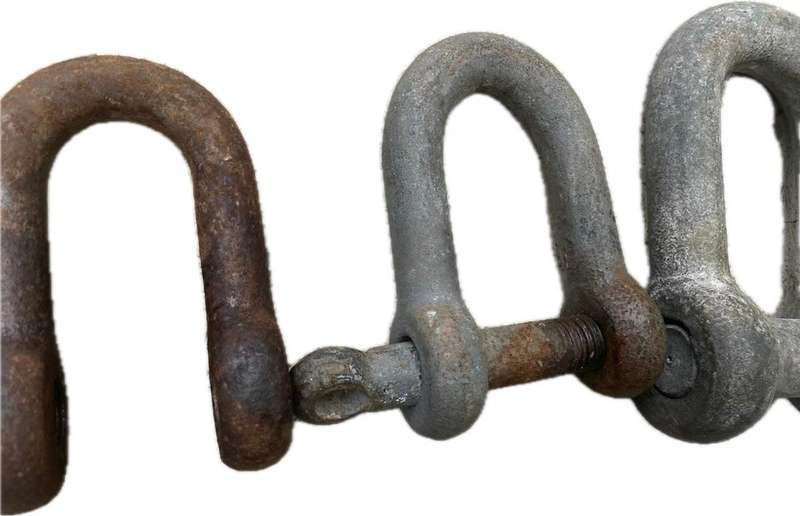 3 old large D shackles chakel lot