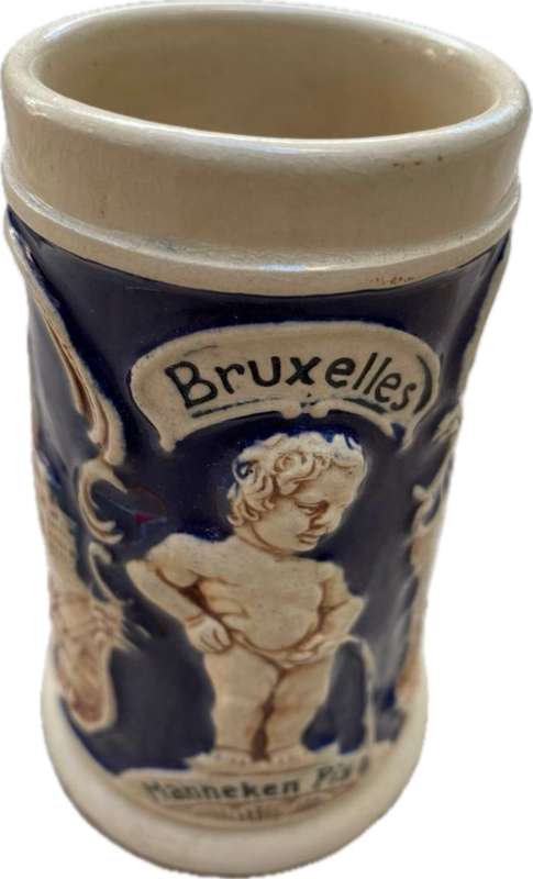 Vintage hotel de ville Bruxelles manneken pis stein mug