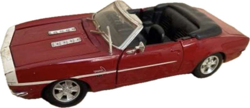 maisto 1/24 1986 Chevrolet Camara SS 396 convertible red