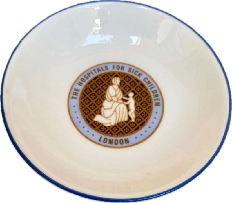 Vintage Wedgewood Great Ormond Street round tray trinket dish